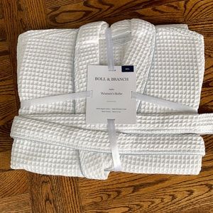 Boll & branch women’s white waffle robe small “spa”